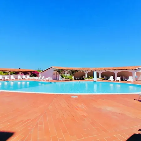 Pool Dom wakacyjny Baja Sardinia